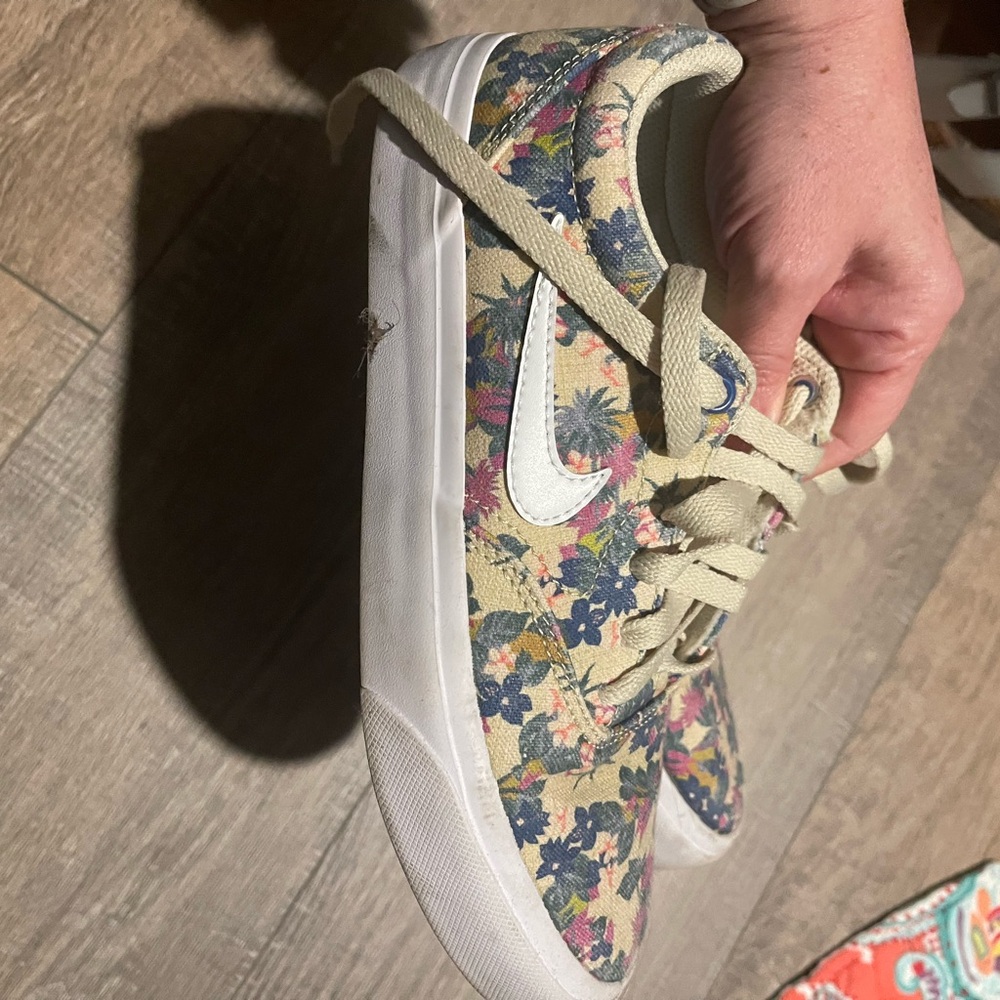 Nike Kids Floral Sneakers - Multicolor and White